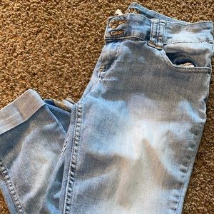 Mid rise jean capris